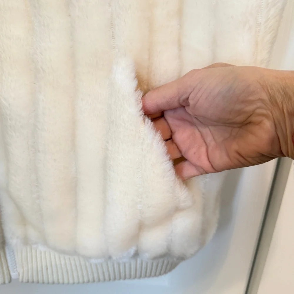 Mixit White Faux Fur Vest - Picture 4 of 7